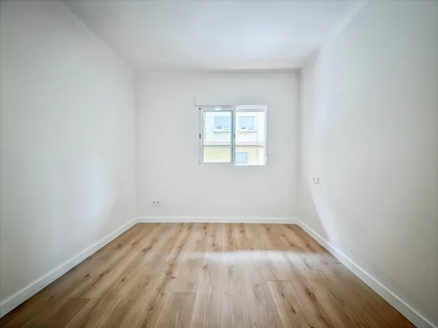 ¡¡¡GRAN OPORTUNIDAD!! En pleno corazón de Nou Barris, muy buen precio para un piso totalmente reformado.