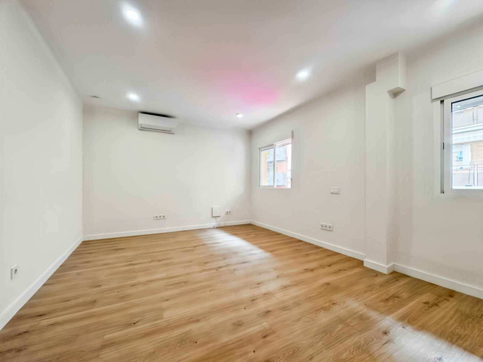 ¡¡¡GRAN OPORTUNIDAD!! En pleno corazón de Nou Barris, muy buen precio para un piso totalmente reformado.