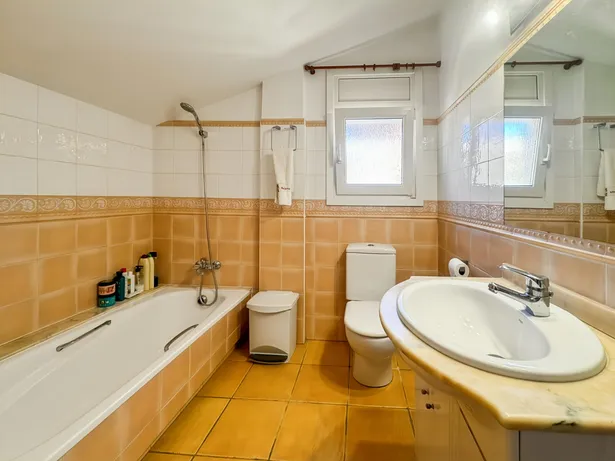 ¡GRAN OPORTUNIDAD! CASA A LA VENTA EN EL CENTRO DE SANT VICENÇ DE MONTALT!