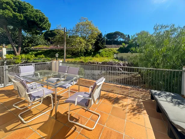 ¡GRAN OPORTUNIDAD! CASA A LA VENTA EN EL CENTRO DE SANT VICENÇ DE MONTALT!