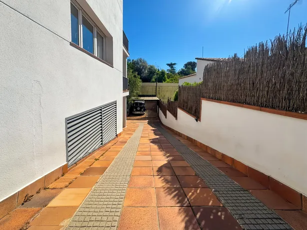 ¡GRAN OPORTUNIDAD! CASA A LA VENTA EN EL CENTRO DE SANT VICENÇ DE MONTALT!
