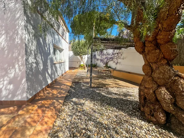 ¡GRAN OPORTUNIDAD! CASA A LA VENTA EN EL CENTRO DE SANT VICENÇ DE MONTALT!