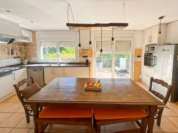¡GRAN OPORTUNIDAD! CASA A LA VENTA EN EL CENTRO DE SANT VICENÇ DE MONTALT!