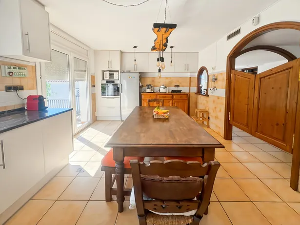 ¡GRAN OPORTUNIDAD! CASA A LA VENTA EN EL CENTRO DE SANT VICENÇ DE MONTALT!