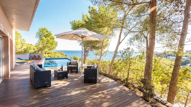 Casa unifamiliar a Tamariu amb privilegiades vistes al mar i a la costa