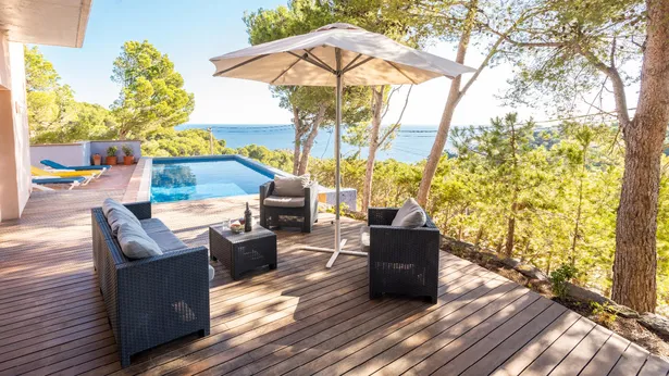 Casa unifamiliar a Tamariu amb privilegiades vistes al mar i a la costa
