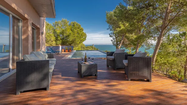 Casa unifamiliar a Tamariu amb privilegiades vistes al mar i a la costa