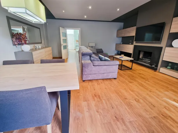 Casa pareada reformada con encanto en zona residencial de Mataró