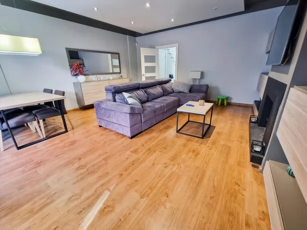 Casa pareada reformada con encanto en zona residencial de Mataró