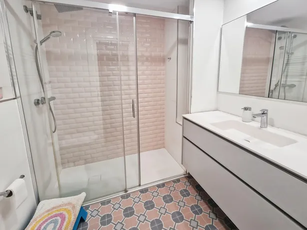 Casa pareada reformada con encanto en zona residencial de Mataró