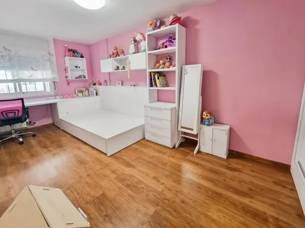 Casa pareada reformada con encanto en zona residencial de Mataró