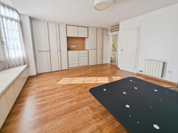 Casa pareada reformada con encanto en zona residencial de Mataró