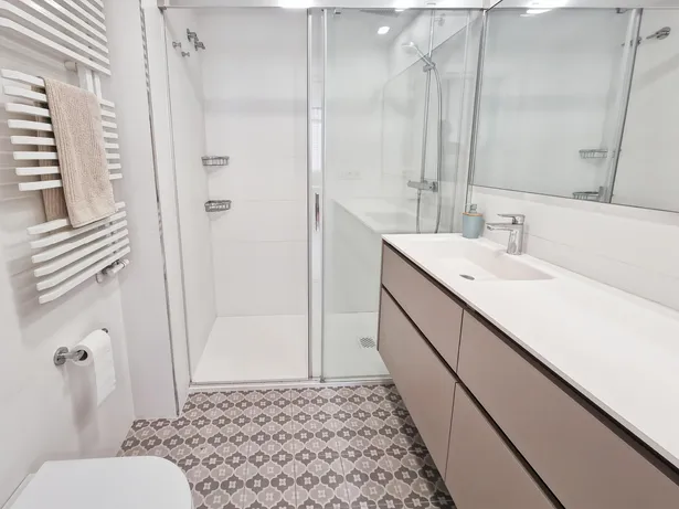 Casa pareada reformada con encanto en zona residencial de Mataró