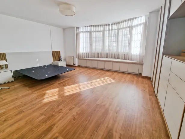Casa pareada reformada con encanto en zona residencial de Mataró