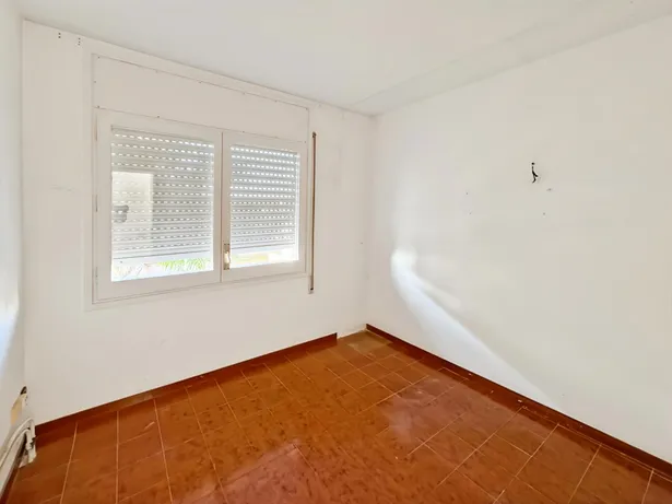 Piso en primera línea de mar en Sant Vicenç de Montalt con terraza y piscina
