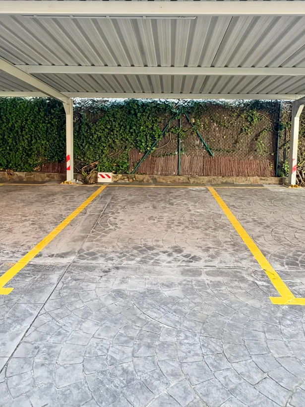 Piso en primera línea de mar en Sant Vicenç de Montalt con terraza y piscina