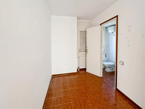 Piso en primera línea de mar en Sant Vicenç de Montalt con terraza y piscina