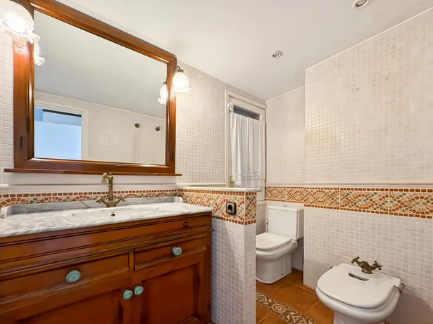 Piso en primera línea de mar en Sant Vicenç de Montalt con terraza y piscina