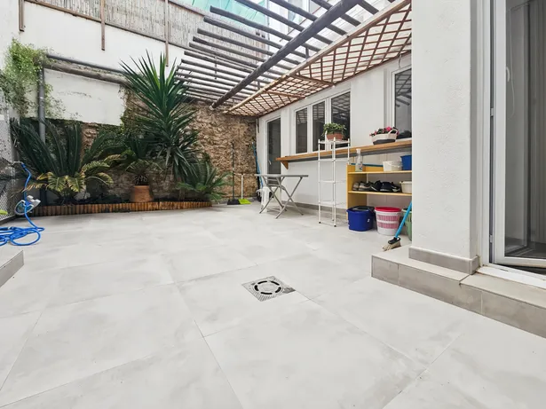 Planta baja con terraza en Pineda de Mar