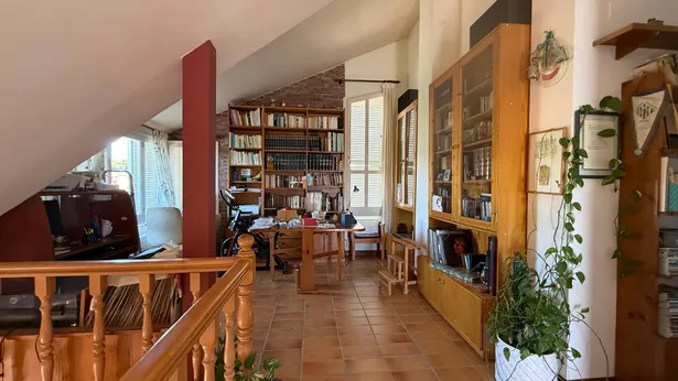 Descobreix aquesta magnífica casa a quatre vents situada en una de les zones més privilegiades i tranquil·les de Sant Iscle de Vallalta.