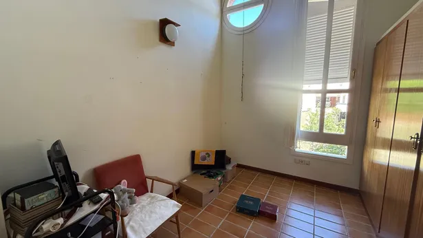 Descobreix aquesta magnífica casa a quatre vents situada en una de les zones més privilegiades i tranquil·les de Sant Iscle de Vallalta.