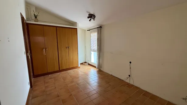 Descobreix aquesta magnífica casa a quatre vents situada en una de les zones més privilegiades i tranquil·les de Sant Iscle de Vallalta.