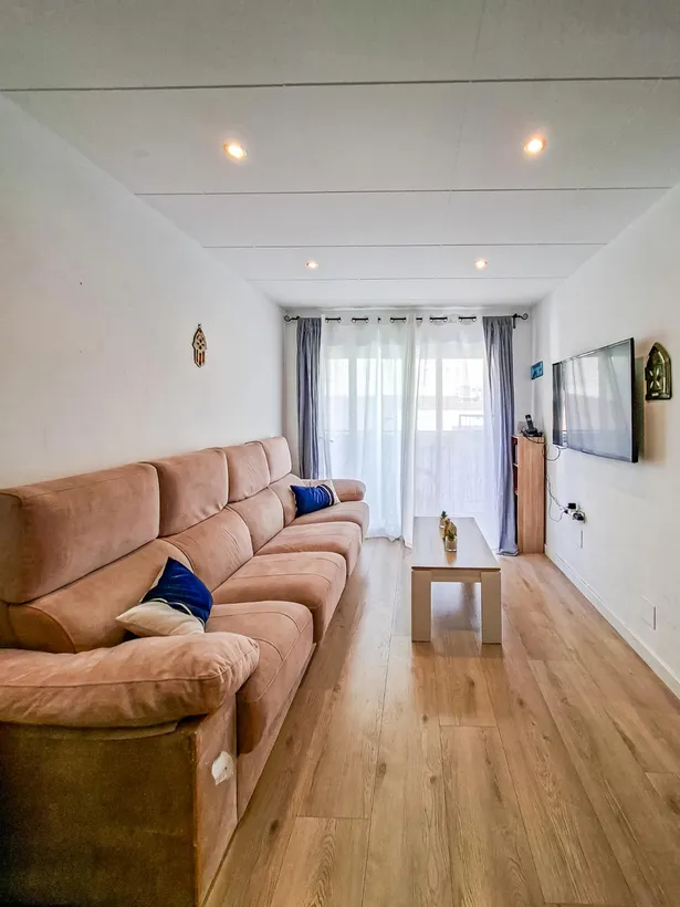 Te presentamos esta acogedora vivienda situada en el barrio de Cotet, en Premià de Mar.
