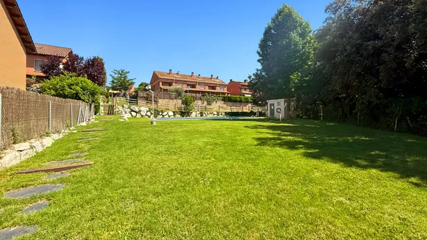 Casa adosada con piscina en L’Ametlla