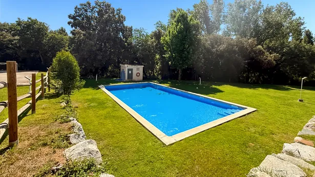 Casa adosada con piscina en L’Ametlla