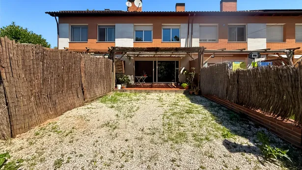 Casa adosada con piscina en L’Ametlla