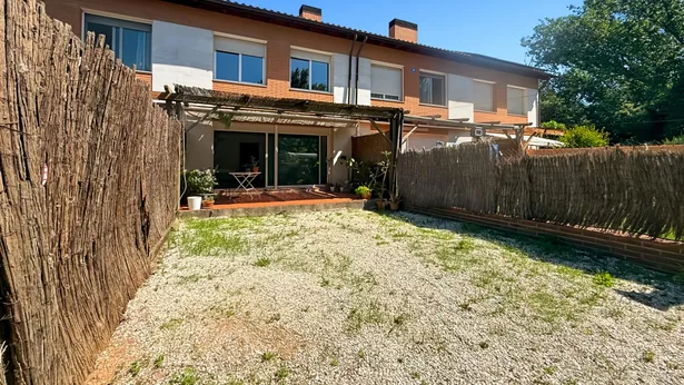 Casa adosada con piscina en L’Ametlla