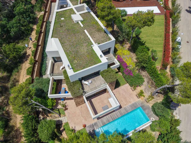 SALVADOR, une spectaculaire villa avec piscine et vue de carte postale sur Tamariu