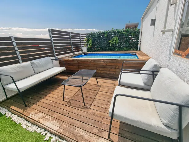 Reformat amb terrassa solàrium, piscina i barbacoa privadaa  Mataró