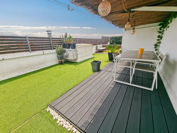 Reformat amb terrassa solàrium, piscina i barbacoa privadaa  Mataró