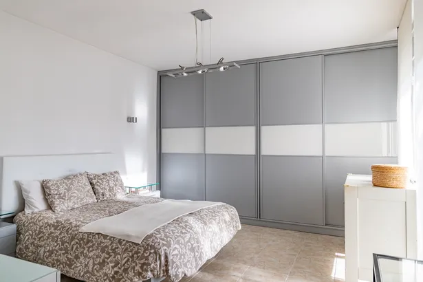 Chalet independiente de 6 habitaciones y 4 baños en Argentona.