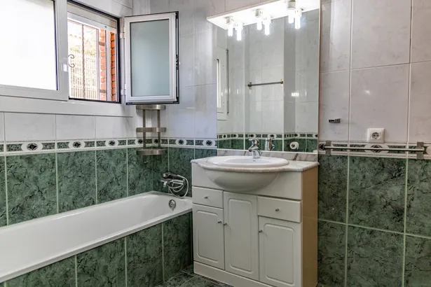 Chalet independiente de 6 habitaciones y 4 baños en Argentona.
