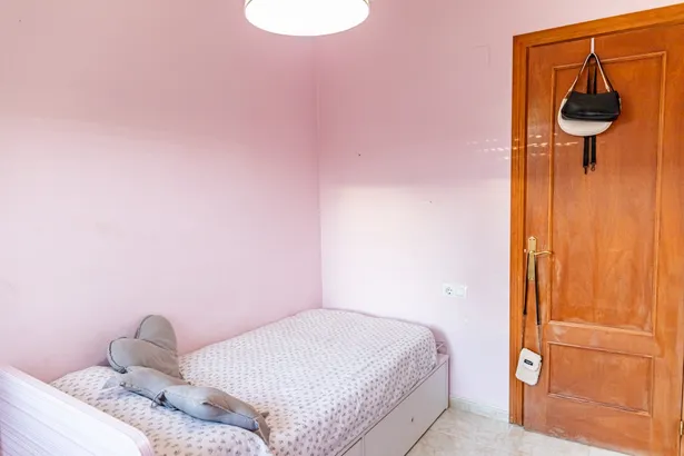 Chalet independiente de 6 habitaciones y 4 baños en Argentona.