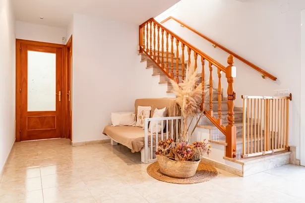 Chalet independiente de 6 habitaciones y 4 baños en Argentona.