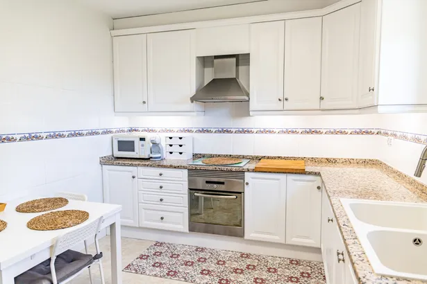 Chalet independiente de 6 habitaciones y 4 baños en Argentona.