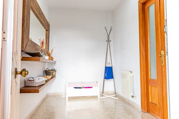 Chalet independiente de 6 habitaciones y 4 baños en Argentona.
