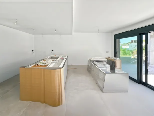 Moderna vivienda de nueva construcción con piscina privada y alta eficiencia energética
