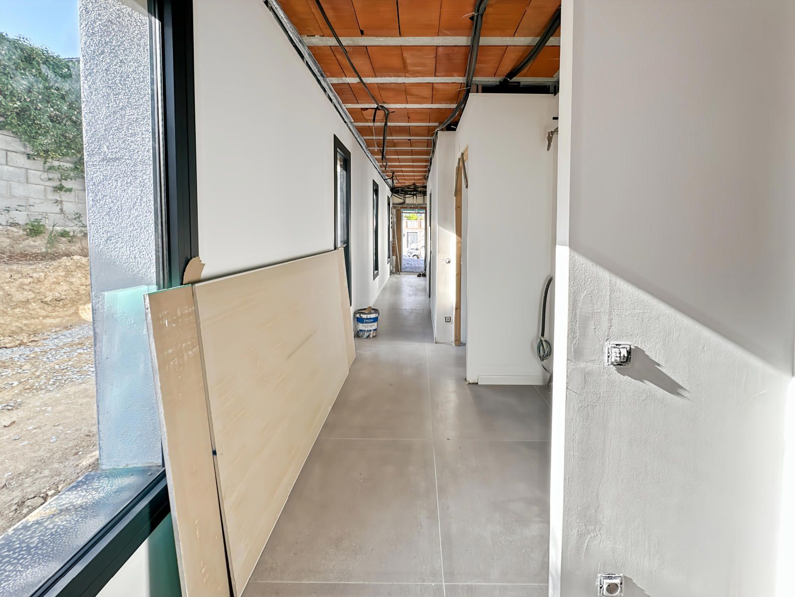 Moderna vivienda de nueva construcción con piscina privada y alta eficiencia energética
