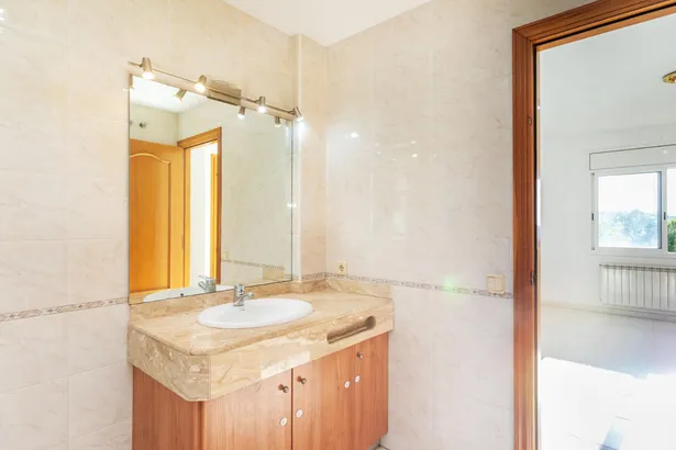 VALL REPÒS - Casa independiente con piscina, gran jardín y vistas a las Gavarres