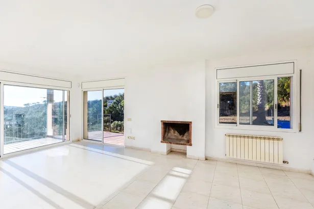 VALL REPÒS - Casa independiente con piscina, gran jardín y vistas a las Gavarres