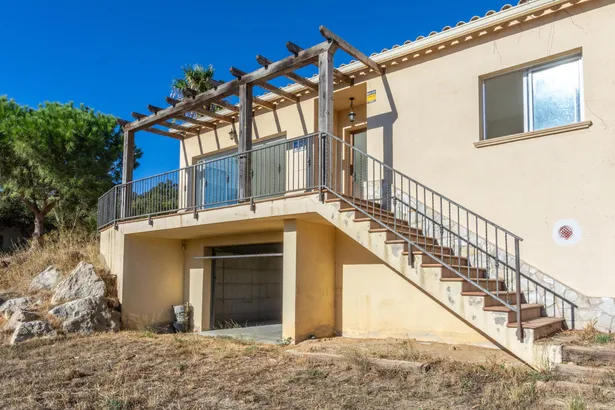 VALL REPÒS - Casa independiente con piscina, gran jardín y vistas a las Gavarres