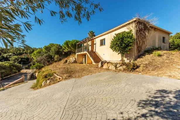 VALL REPÒS - Casa independiente con piscina, gran jardín y vistas a las Gavarres