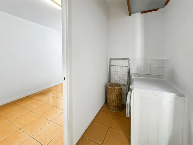 Casa pareada esquinera con jardín en La Torreta