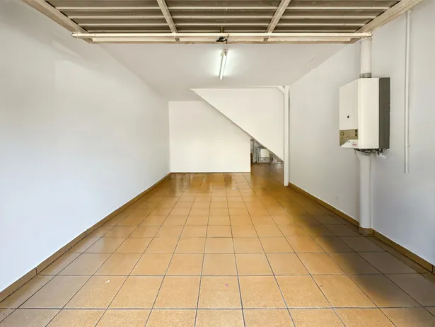 Casa pareada esquinera con jardín en La Torreta