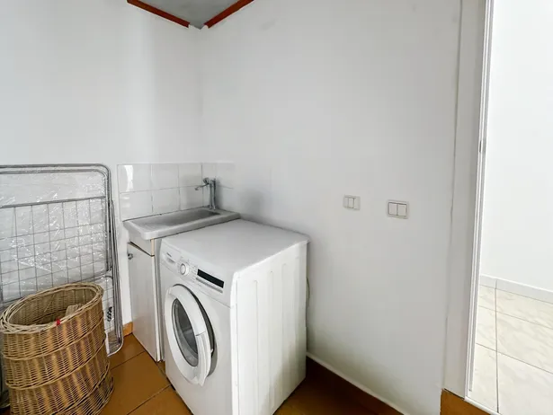 Casa pareada esquinera con jardín en La Torreta