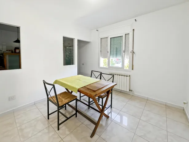 Casa pareada esquinera con jardín en La Torreta